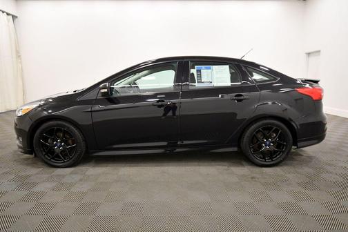 Shadow Black 2016 Ford Focus SE