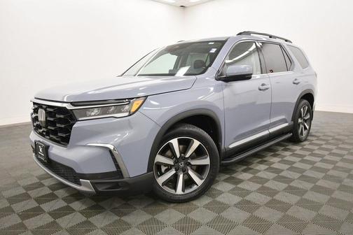 2023 Honda Pilot Touring 8-Passenger