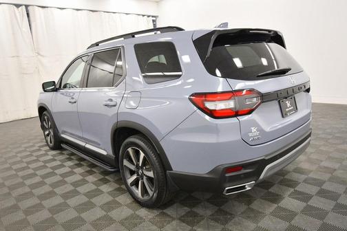 2023 Honda Pilot Touring 8-Passenger