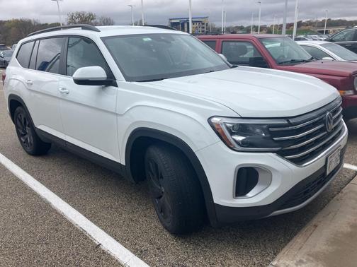 2024 Volkswagen Atlas 2.0T SE w/Technology 4MOTION