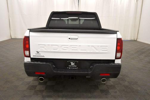 Platinum White Pearl 2026 Honda Ridgeline Black