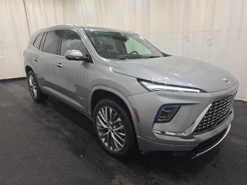 Moonstone 2025 Buick Enclave Avenir