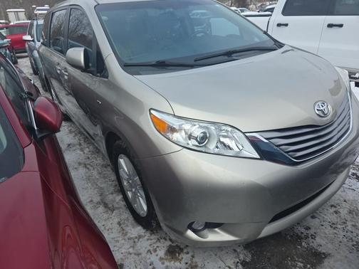 2017 Toyota Sienna XLE Premium