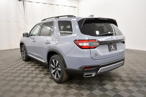 2025 Honda Pilot Touring 8-Passenger