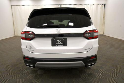 Platinum White Pearl 2025 Honda Pilot Elite