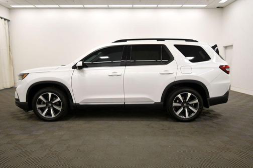 Platinum White Pearl 2025 Honda Pilot Elite
