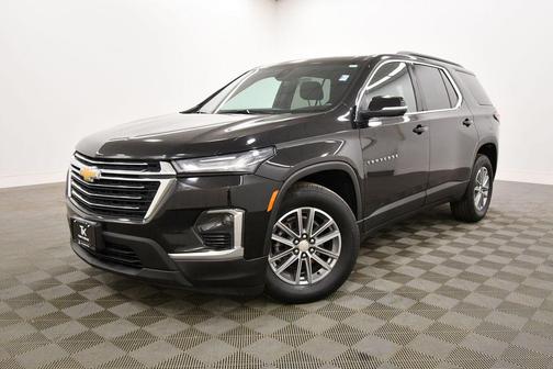 Mosaic Black Metallic 2023 Chevrolet Traverse LT