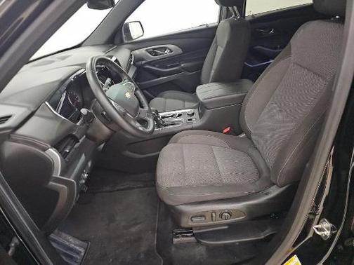 Mosaic Black Metallic 2023 Chevrolet Traverse LT