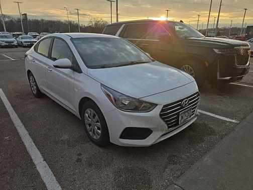 2022 Hyundai Accent SE