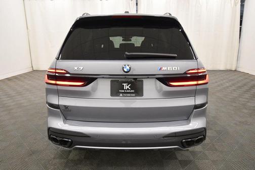 2025 BMW X7 M60i
