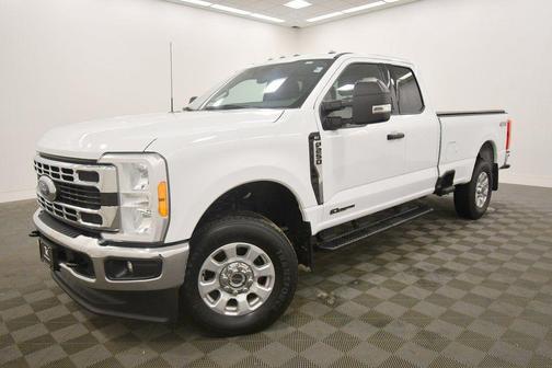 Oxford White 2023 Ford F-250 XLT