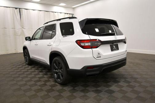 Platinum White Pearl 2026 Honda Pilot Sport