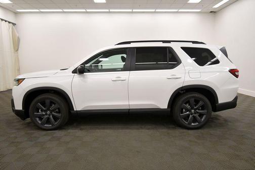 Platinum White Pearl 2026 Honda Pilot Sport