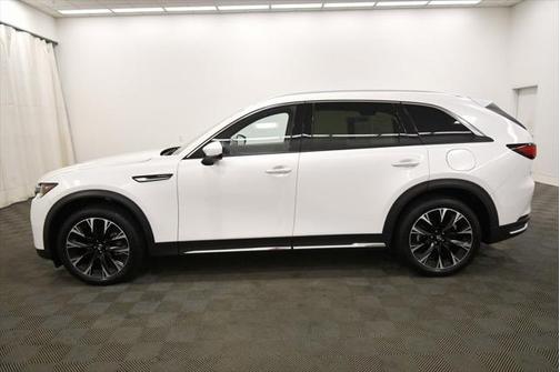 2024 Mazda CX-90 PHEV Premium Plus