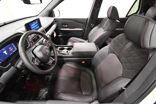 Sonic Gray Pearl 2026 Honda Pilot Black Edition