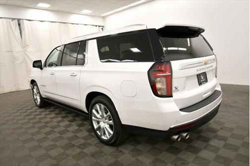 2022 Chevrolet Suburban High Country