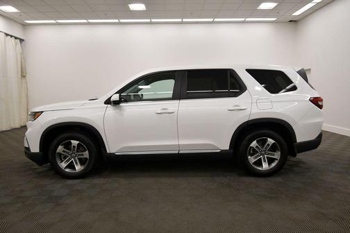 White 2024 Honda Pilot EX-L