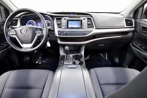 2016 Toyota Highlander LE