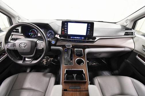 2022 Toyota Sienna XLE