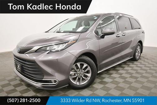 2022 Toyota Sienna XLE