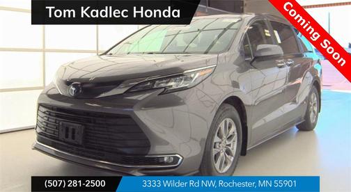 2022 Toyota Sienna XLE 7 Passenger