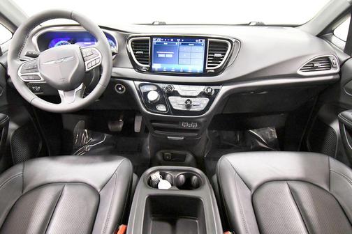 Bright White Clearcoat 2025 Chrysler Pacifica L
