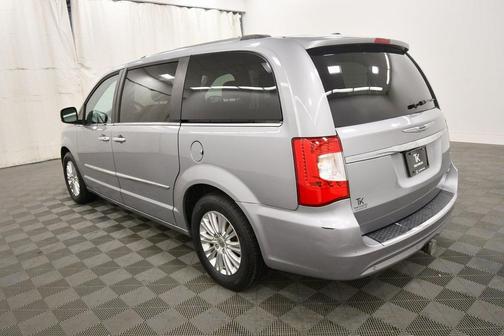 2015 Chrysler Town & Country Limited Platinum