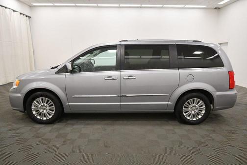 2015 Chrysler Town & Country Limited Platinum