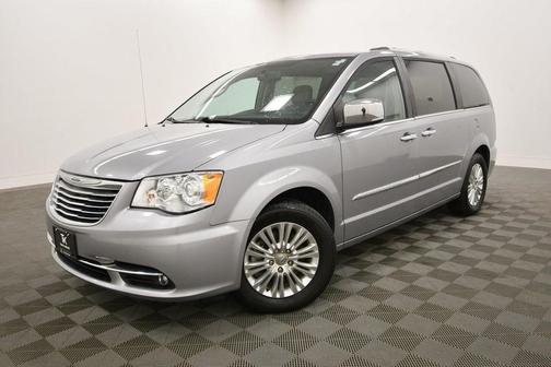 2015 Chrysler Town & Country Limited Platinum