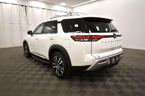 Pearl White 2024 Nissan Pathfinder Platinum