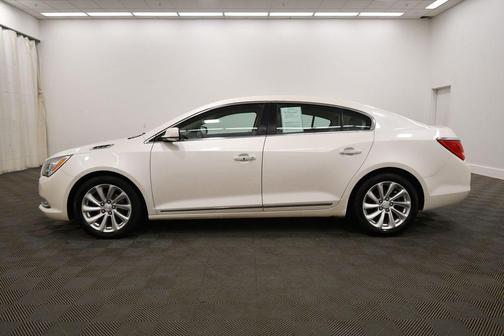 White Diamond Clearcoat 2014 Buick LaCrosse Leather