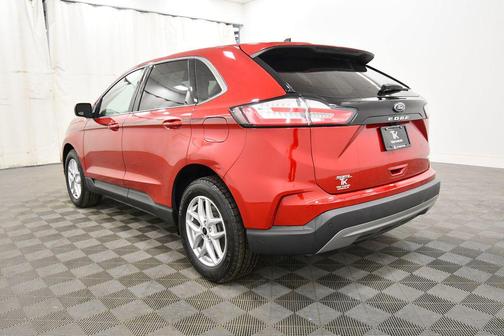 Rapid Red Metallic Tinted Clearcoat 2024 Ford Edge SEL