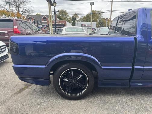 2003 Chevrolet S-10 Base