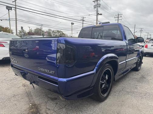 2003 Chevrolet S-10 Base
