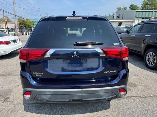 2018 Mitsubishi Outlander ES