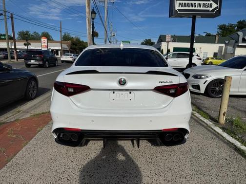 2019 Alfa Romeo Giulia Quadrifoglio