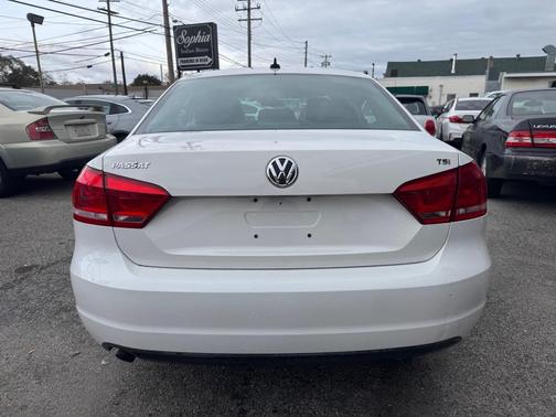 2014 Volkswagen Passat 1.8T S