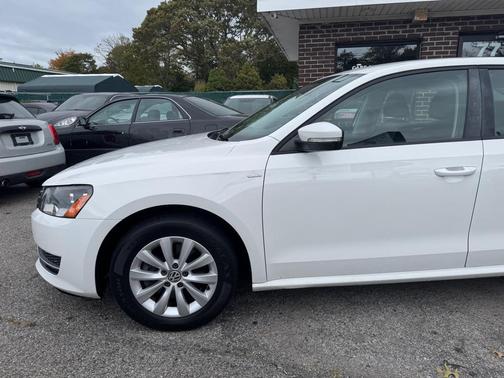 2014 Volkswagen Passat 1.8T S