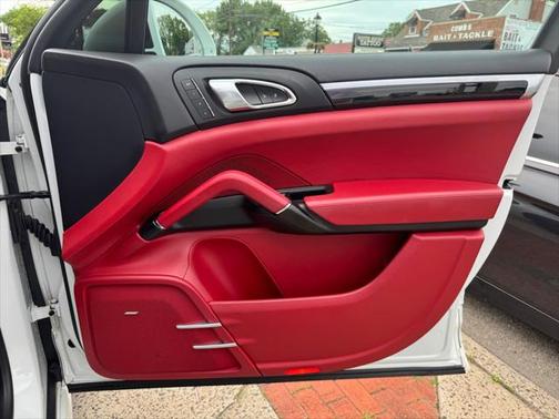 2016 Porsche Cayenne GTS