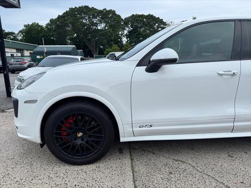 2016 Porsche Cayenne GTS