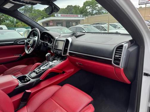 2016 Porsche Cayenne GTS