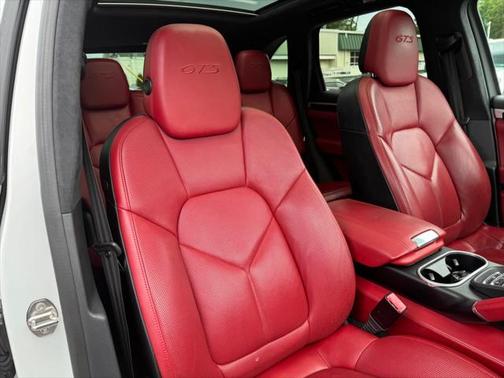 2016 Porsche Cayenne GTS