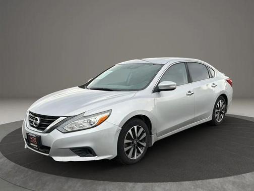Brilliant Silver 2016 Nissan Altima 2.5 SL