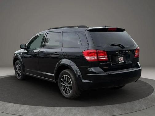 Pitch Black Clearcoat 2018 Dodge Journey SE