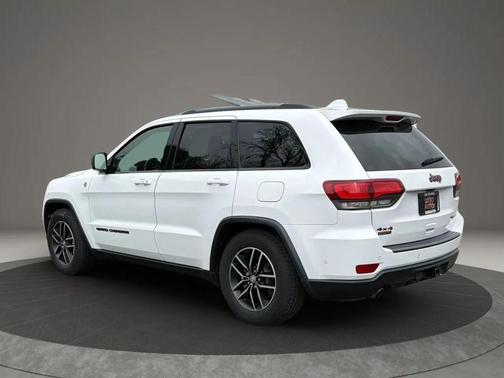 Bright White Clearcoat 2017 Jeep Grand Cherokee Trailhawk