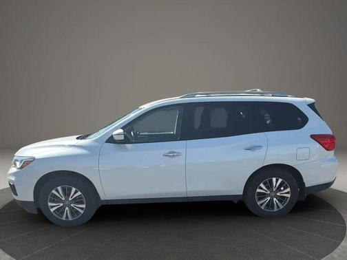 White 2019 Nissan Pathfinder SV Sport Utility 4D