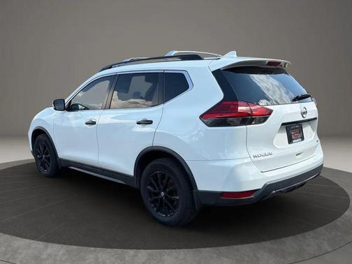 White 2017 Nissan Rogue SV