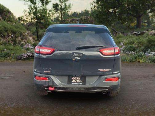 2016 Jeep Cherokee Sport