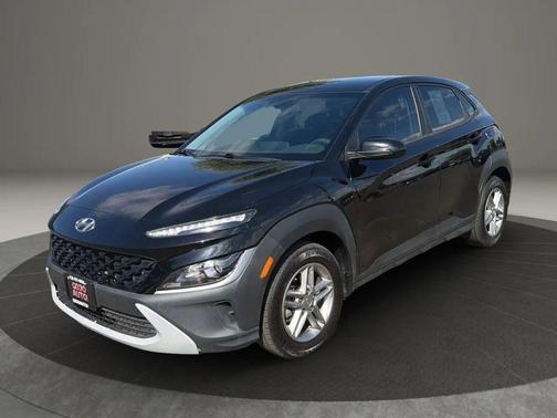 Ultra Black 2022 Hyundai KONA SE