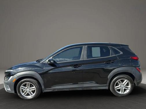 Ultra Black 2022 Hyundai KONA SE